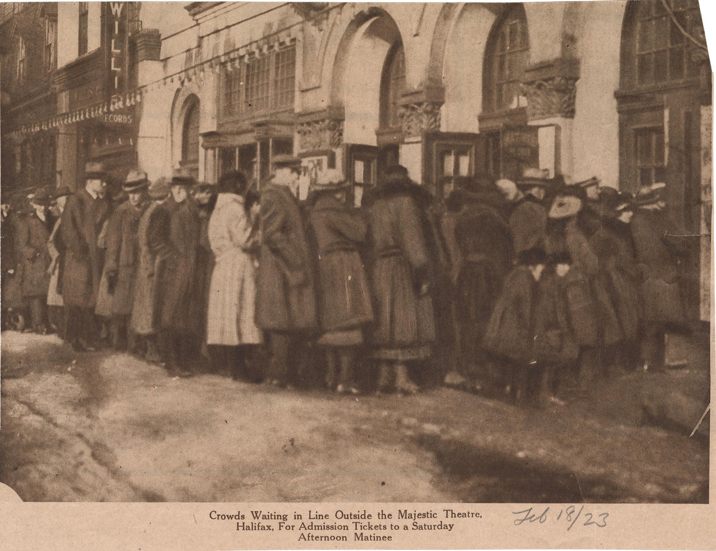 Crowds waiting in line outside the Majestic Theatre