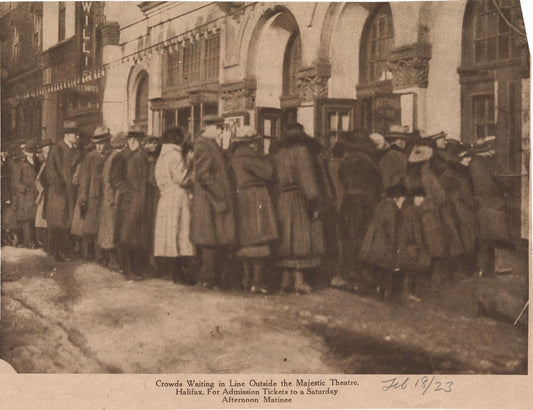 Crowds waiting in line outside the Majestic Theatre