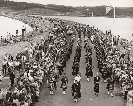 March of the 100 Pipers at opening of Causeway