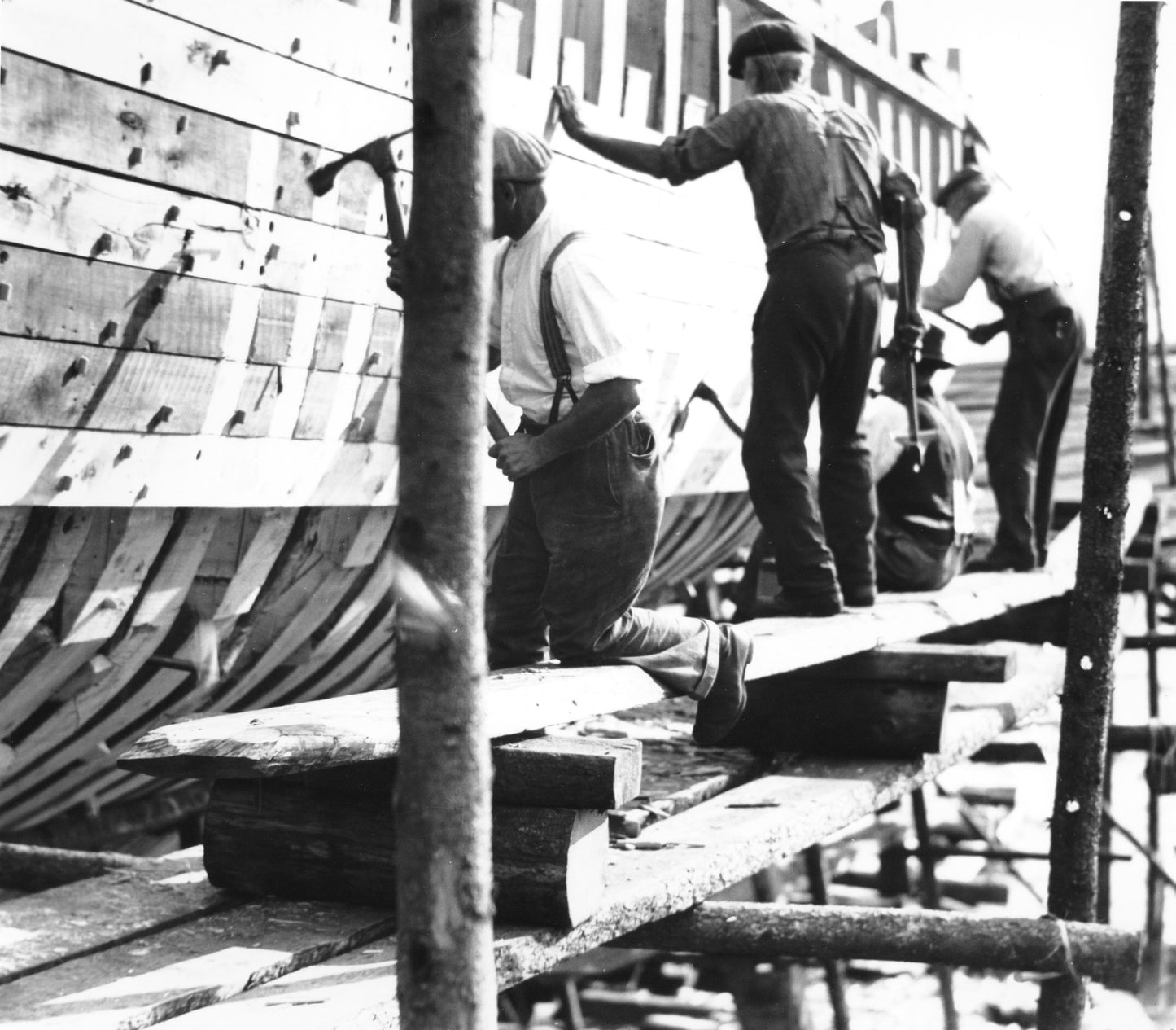 "Building Bluenose, Smith & Rhuland's shipyard, Lunenburg, NS, 1920"