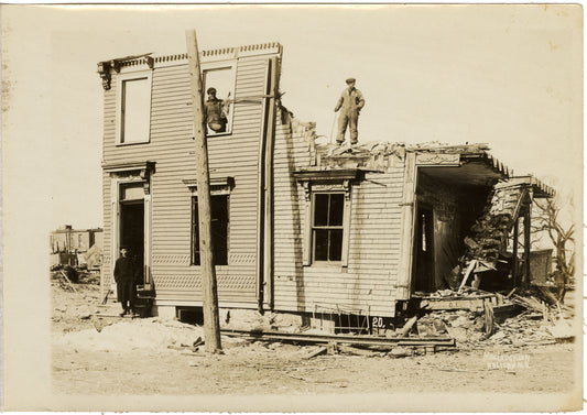 Unidentified Building, MacLaughlan album 1 number 20