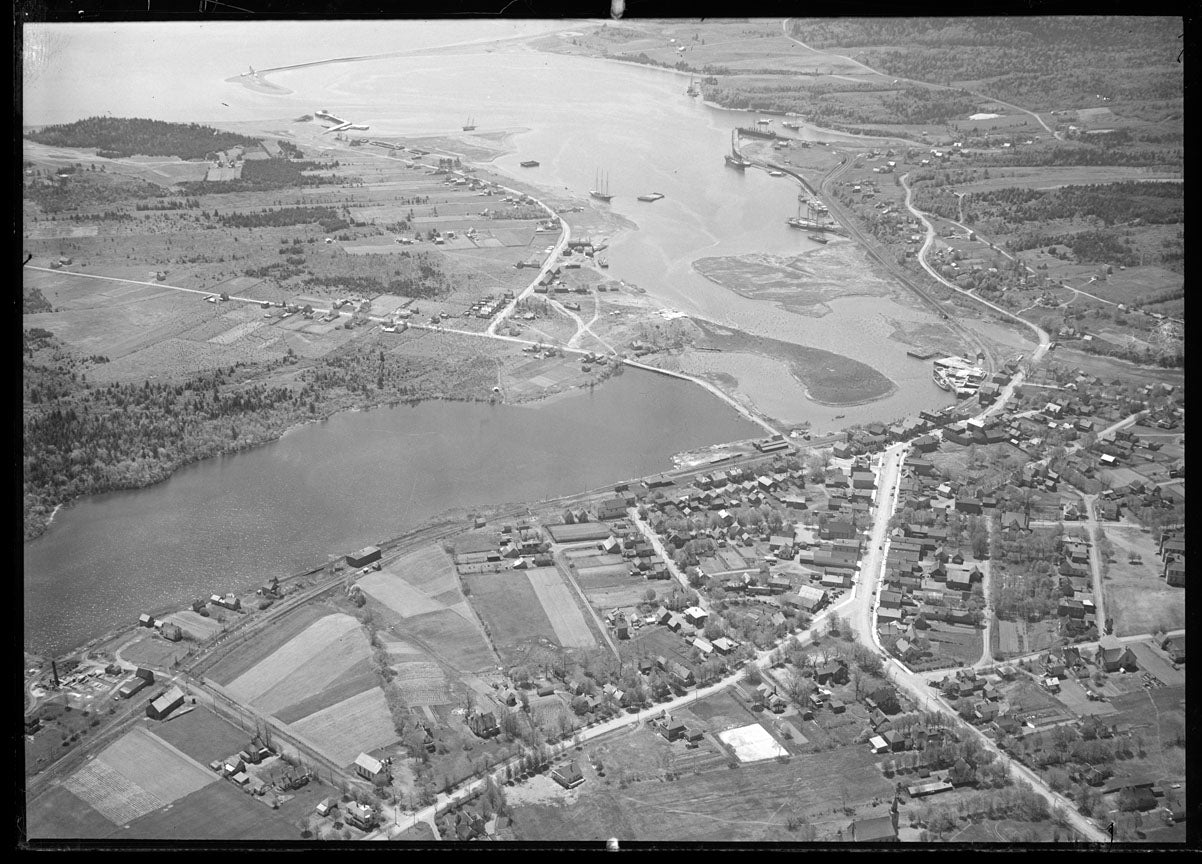 Aerial Photograph of Overview Town, Parrsboro, Nova Scotia