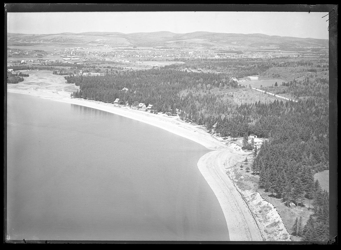 Aerial Photograph of Parrsboro Beach, Parrsboro, Nova Scotia